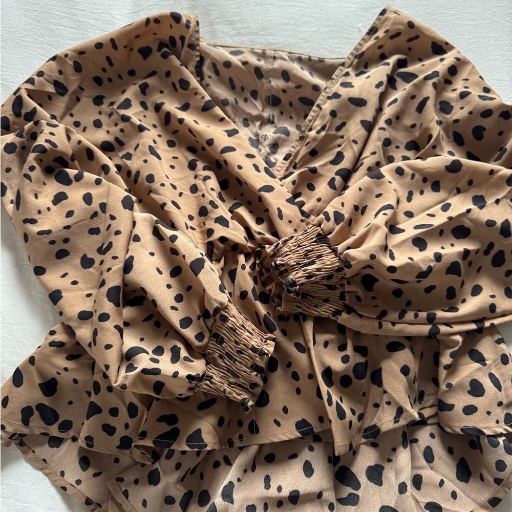 Leopard Print Ruffle Blouse - Picture 2 of 3